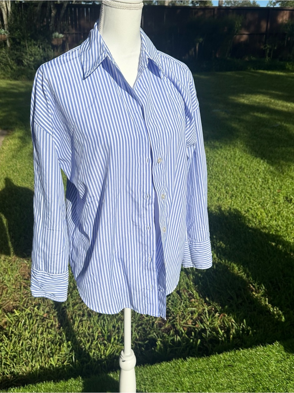 Zara Blue and White Striped Women's Blouse